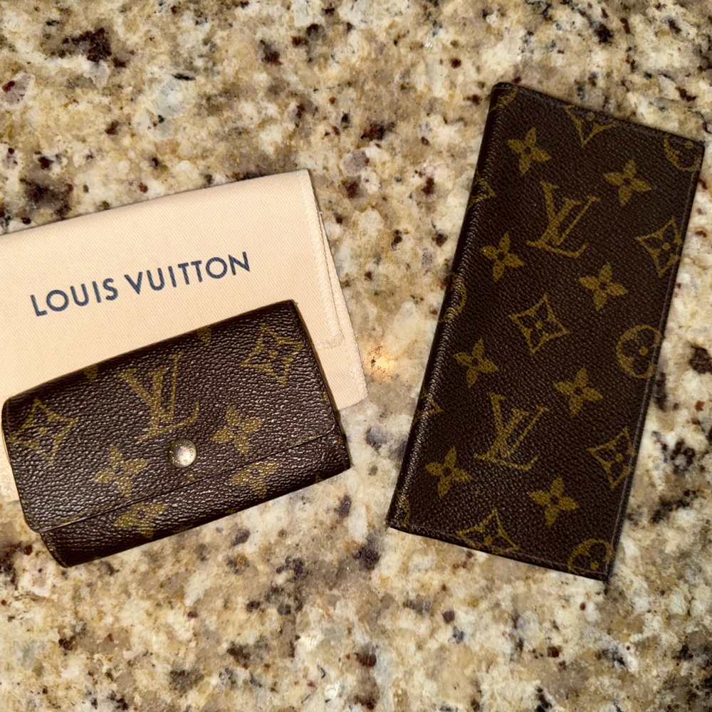 Vintage Authentic Louis Vuitton LV Monogram Checkbook Wallet Key Fob Holder